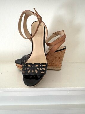 Nine West Wedge Sandals with Black Cutout Toe and Tan Ankle Straps Size 8.5